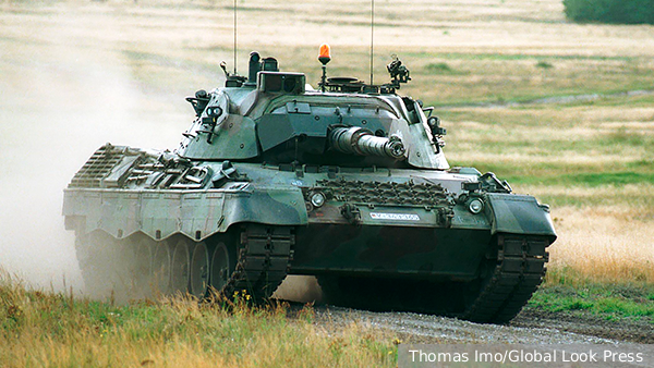 Германия и Дания передали Киеву десять танков Leopard