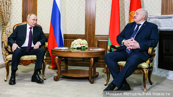 Путин предложил Лукашенко наметить совместные шаги по развитию России и Белоруссии