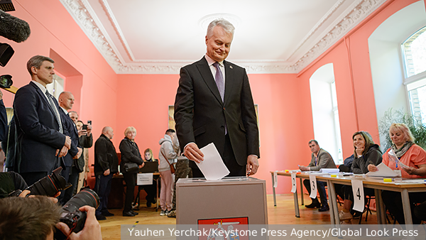 Действующий президент Литвы победил на выборах