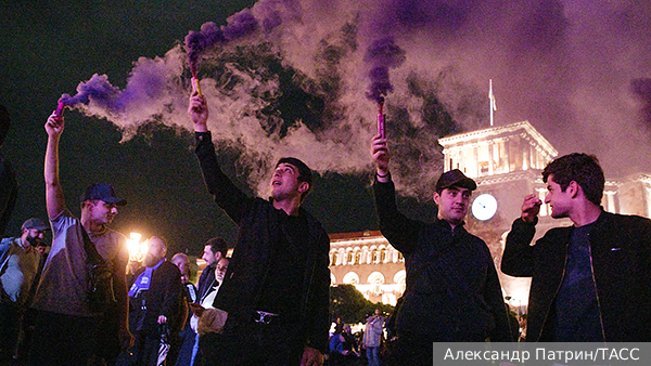 Политолог оценил перспективы протеста против Пашиняна в Армении