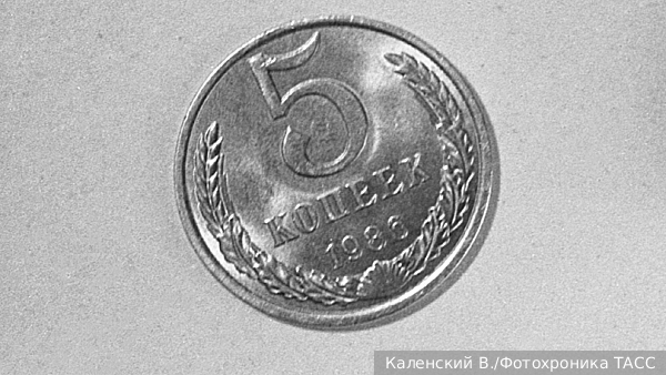Путин оценил идею создания памятника из советских монет к юбилею Победы