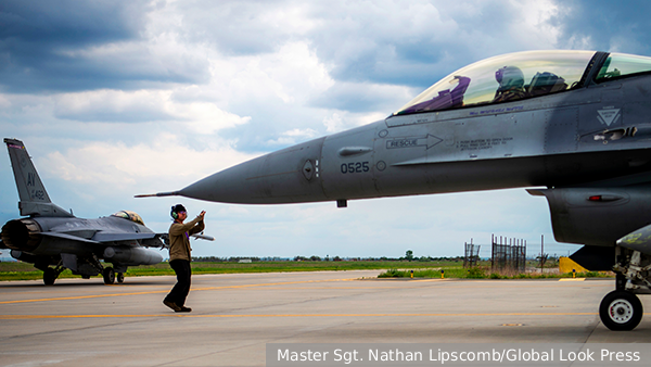 ВСУ собрались размещать F-16 на зарубежных аэродромах