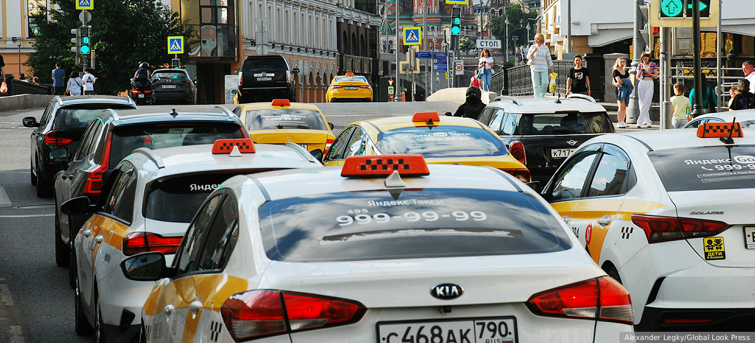 В Госдуме попросили проверить «Яндекс.Такси» за запрет флага России