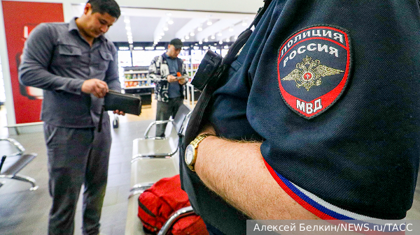 Для находящихся без оснований в России иностранцев предложили новый режим высылки
