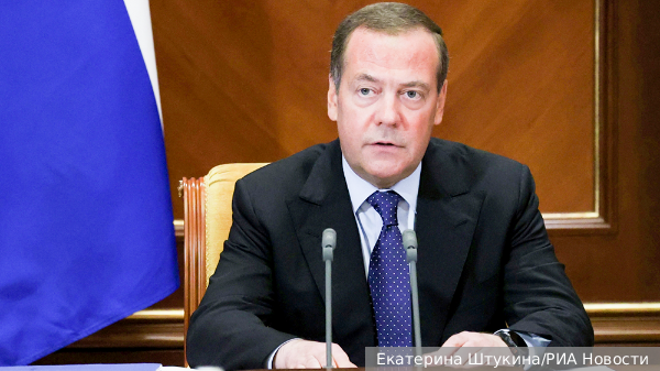Медведев: Недалек тот день, когда от Украины может остаться лишь узкая полоска
