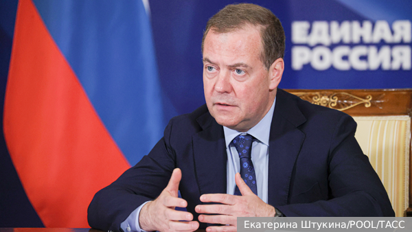 Медведев назвал способ разрешить мировые противоречия
