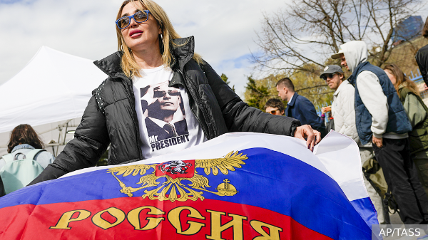 Захарова: Посольства России переполнены просьбами о переезде в страну