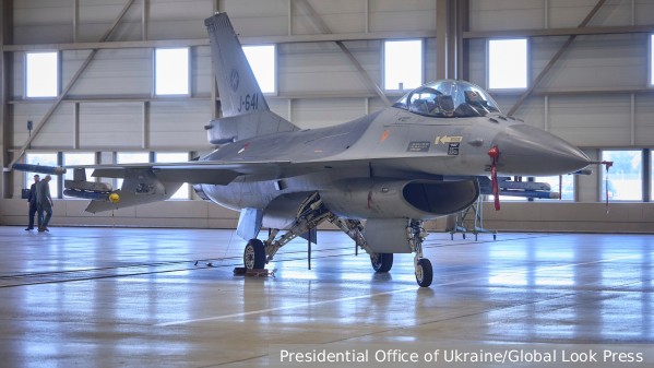 Нидерланды разрешили экспорт истребителей F-16 на Украину