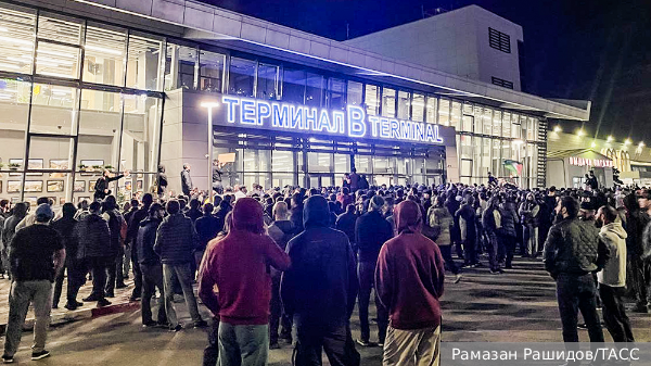 Глава МВД Дагестана Магомедов: 140 участников беспорядков в аэропорту Махачкалы находятся в заключении