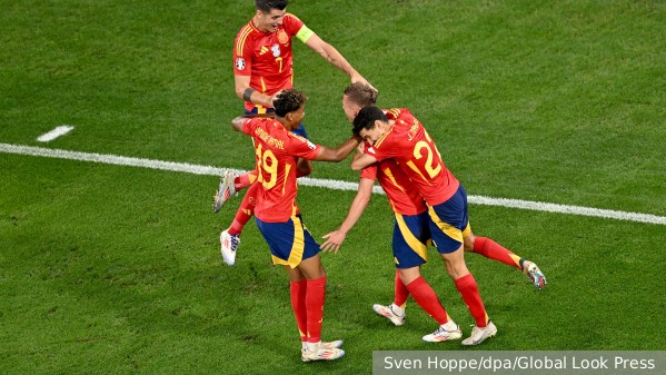 Сборная Испании вышла в финал чемпионата Европы по футболу