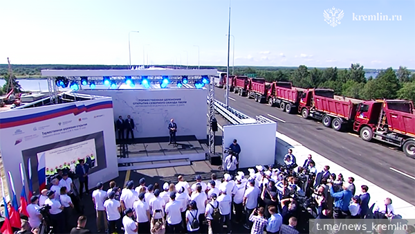  Путин открыл последний участок трассы М-11 Москва – Петербург