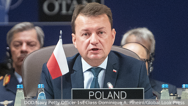 Контрразведка Польши заподозрила экс-главу Минобороны в раскрытии секретного плана обороны 