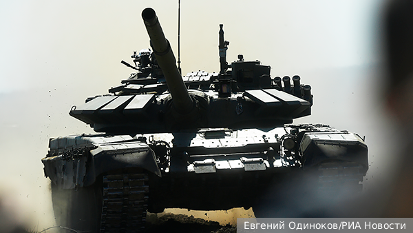 В России на ж/д платформе заметили редкий танк Т-90 