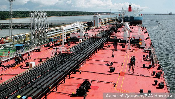 Сечин предложил привлечь Китай для строительства танкеров для Севморпути