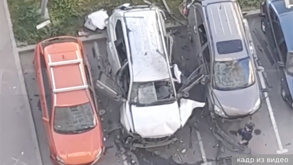 В Москве на парковке взорвалась Toyota Prado