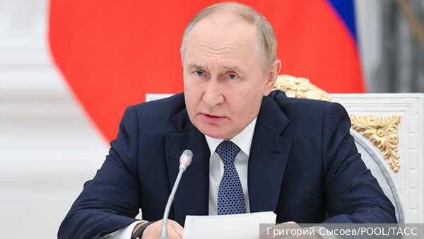 Путин: Россия продолжит оснащать флот гиперзвуковыми ракетами