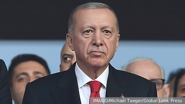 Эрдоган дал пощечину ребенку за отказ поцеловать руку
