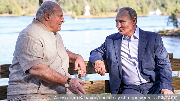 Песков: Путин обсудил с Лукашенко торгово-экономическое сотрудничество и безопасность 