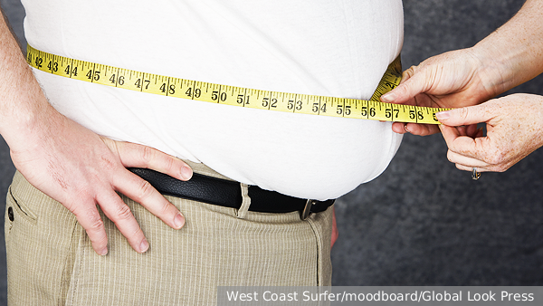 Диетолог Гинзбург объяснил, почему мужчины чаще женщин сталкиваются с проблемой лишнего веса  