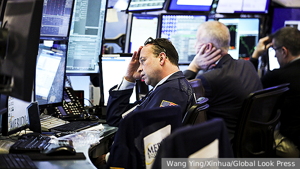 Фондовый рынок США потерял 2 трлн долларов спустя 15 минут после открытия торгов