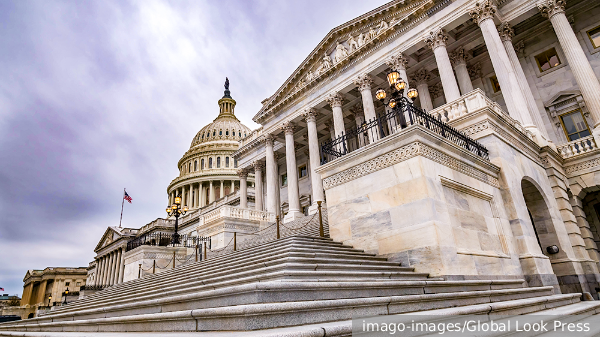 США ввели санкции против 400 человек и юрлиц из России и вне ее