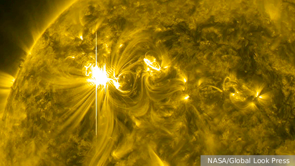 Сильная солнечная вспышка X7.1 ударила в направлении Земли