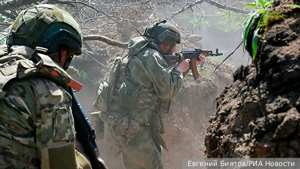 Российские военные вышли на административную границу ЛНР у Мясожаровки