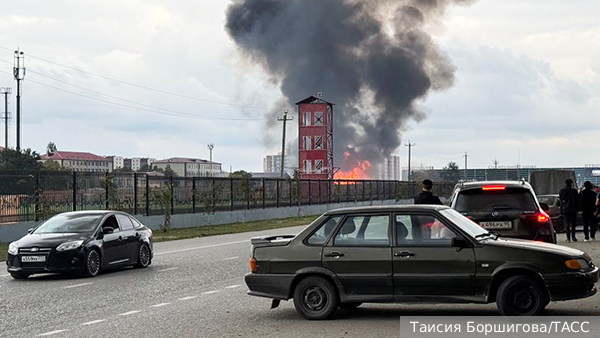 На заправке в Грозном взорвалась цистерна с газом, начался пожар