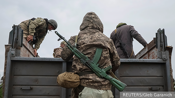 Украинские боевики вывезли из Суджи золото и мебель