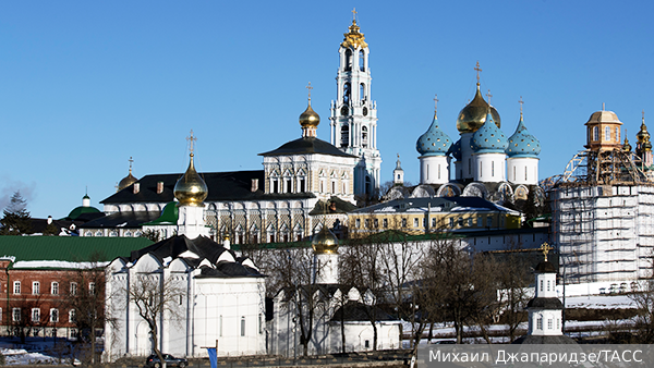 В подмосковной Троице-Сергиевой лавре начался пожар