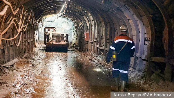 Эксперт объяснил, зачем ВСУ взорвали крупнейшую угольную шахту под Красноармейском