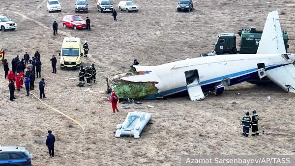 Росавиация: Экипаж самолета AZAL сам выбрал Актау для аварийной посадки