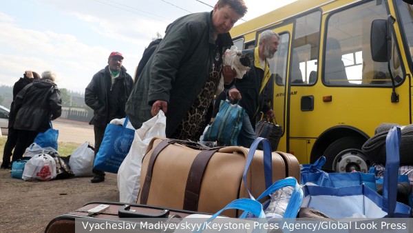 Украине предрекли две волны эмиграции после окончания СВО