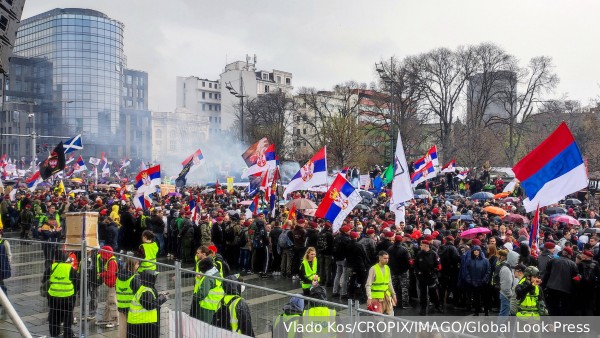 Вучич сообщил о 56 пострадавших и 22 задержанных в ходе протестов в Сербии