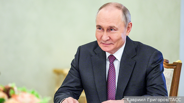 Путин показал обстановку своей резиденции в Кремле
