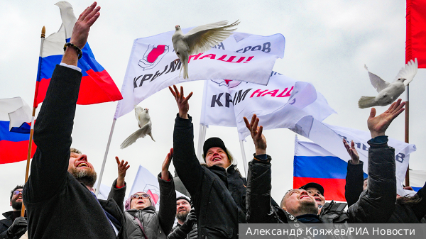 Путин: Россия в 2014 году не могла оставить крымчан без поддержки