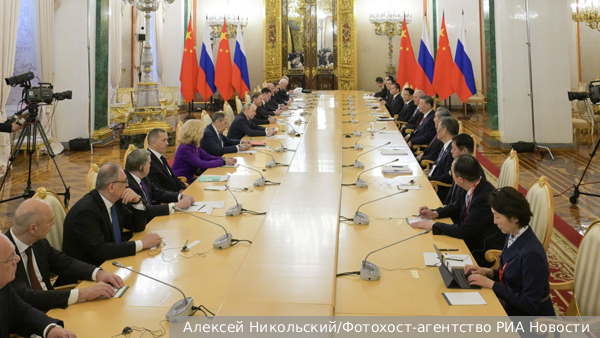Кремль: Путин и Си Цзиньпин не обсуждали Украину в ходе прошедших переговоров