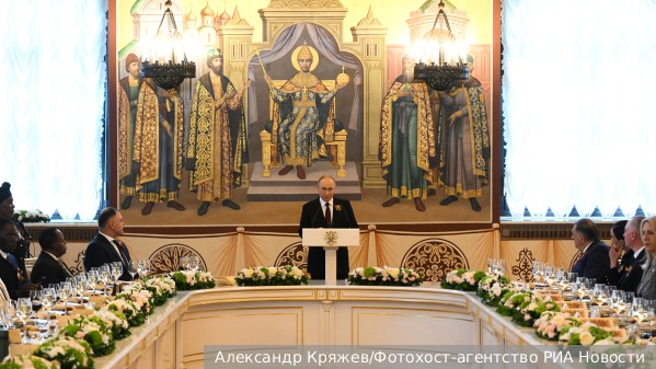 Путин поднял тост за поколение победителей на приеме в честь 80-летия Победы