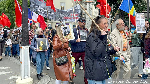 Украинские активисты пытались сорвать «Бессмертный полк» в Париже