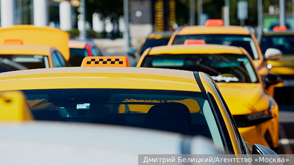 Госдума приняла закон о локализации машин такси