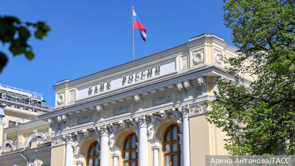 Келлог объявил о возможных санкциях против Банка России и перевозчиков нефти
