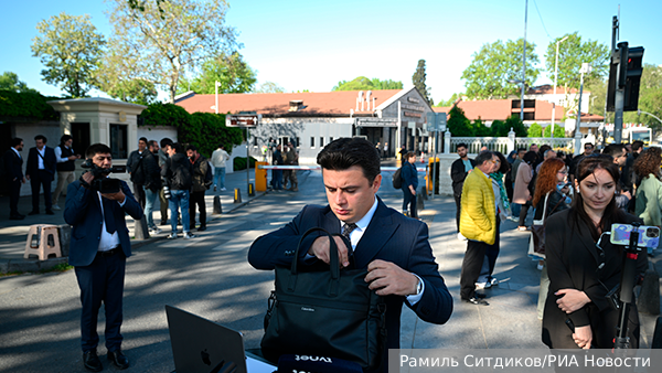 Изменено время начала переговоров России и Украины в Стамбуле