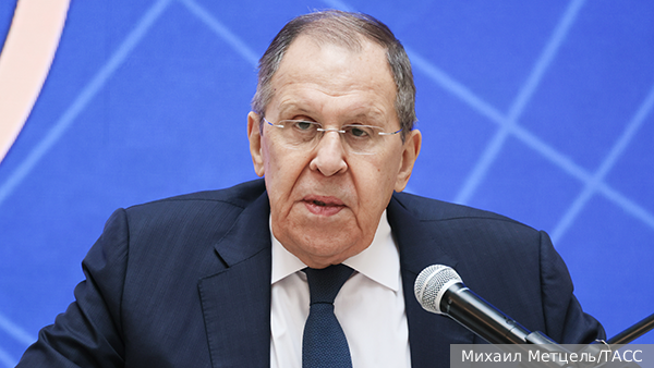 Лавров назвал Зеленского жалким за требование переговоров лично с Путиным