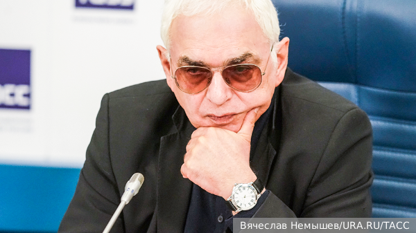 Шахназаров предложил ввести пошлины на зарубежные фильмы в России