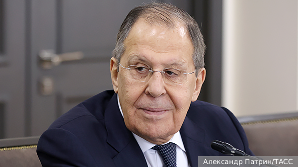 Лавров пошутил про адреса и семейное положение армянских студенток