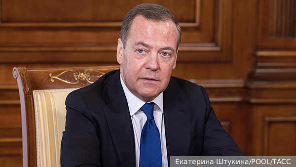 Медведев: Буферная зона займет почти всю Украину, если помощь Киеву продолжится