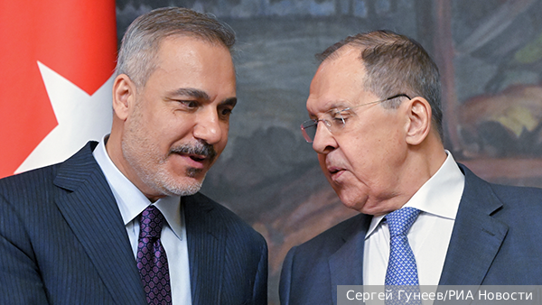 Лавров объяснил главе МИД Турции условия успеха переговоров по Украине