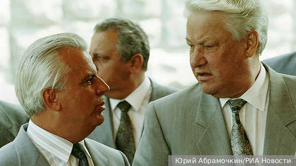 Азаров: Кравчук был готов отдать Ельцину Крым еще в декабре 1991 года