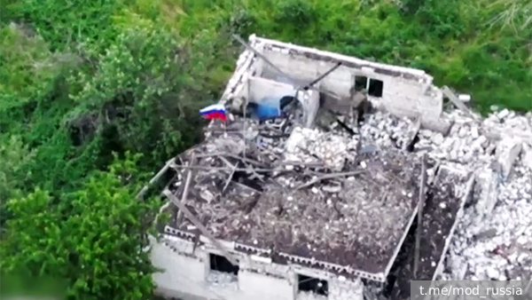 Минобороны показало видео освобождения села Зеленое Поле в ДНР