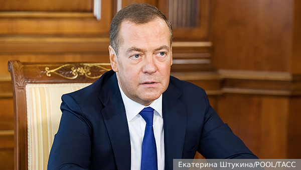 Медведев похвалил Трампа за «намек на нацистские наклонности» Мерца